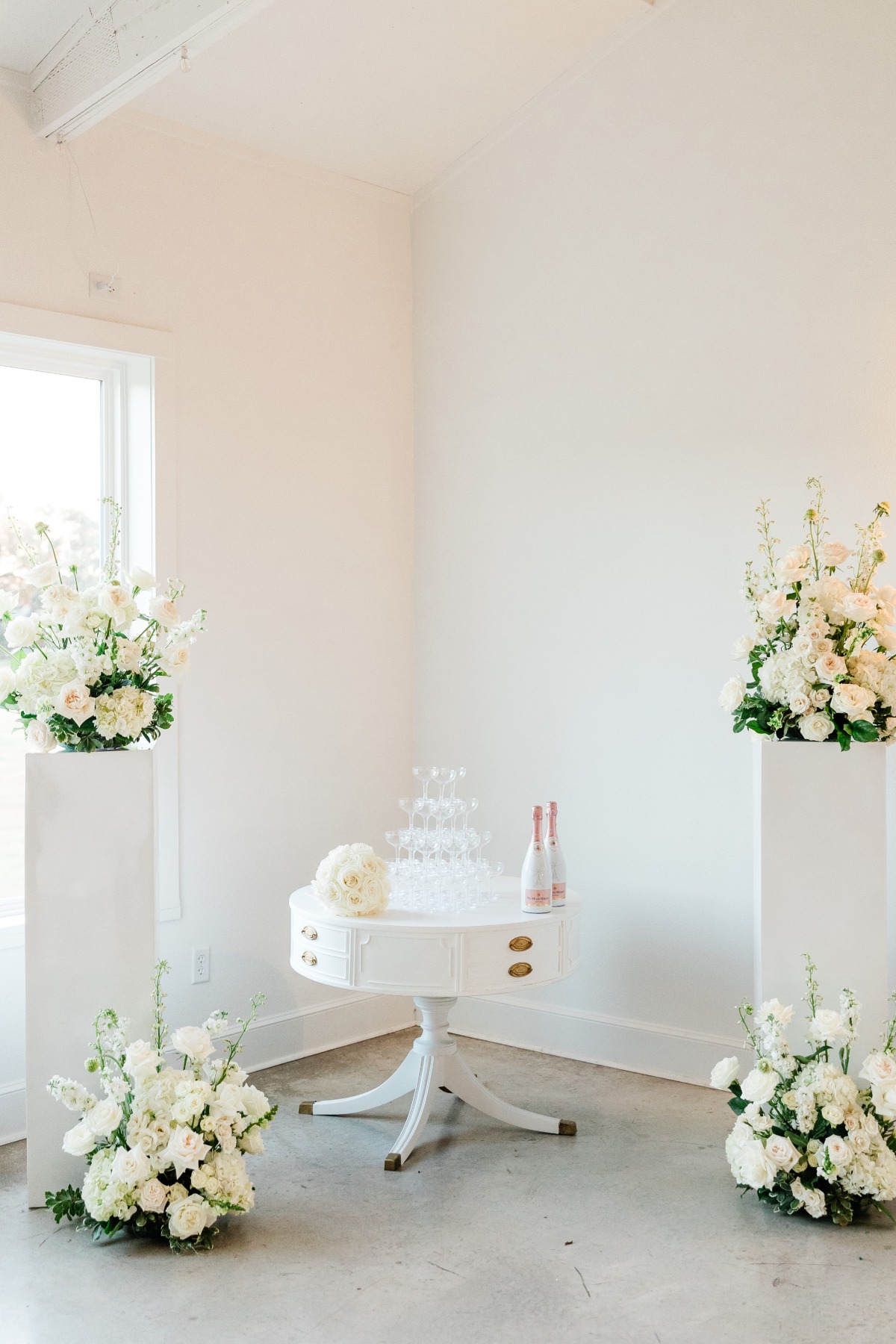 floral arrangements for champagne tower table