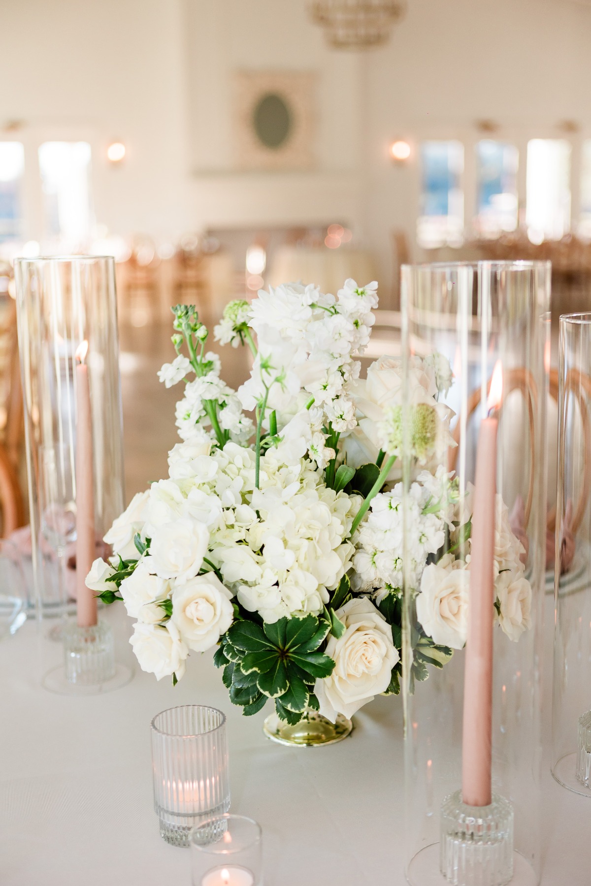 pink and white centerpieces