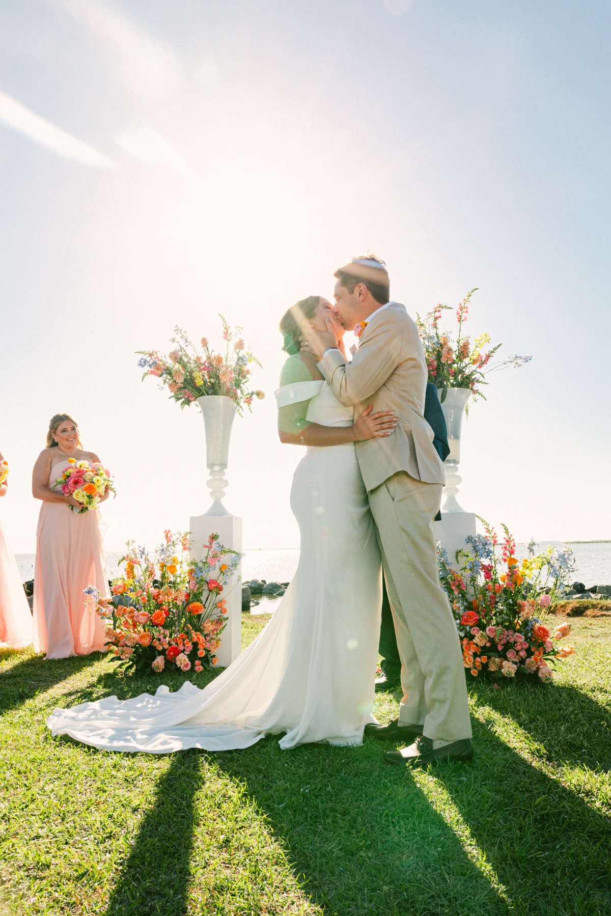 wedding ceremony kiss shot ideas