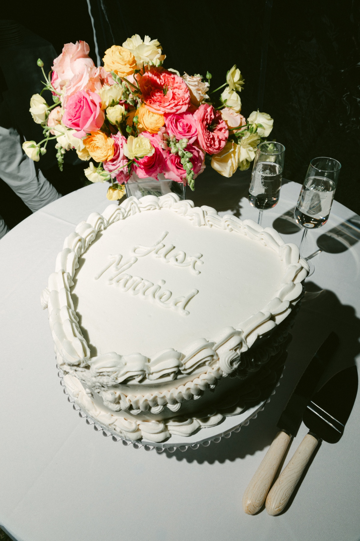 simple heart shaped wedding cake
