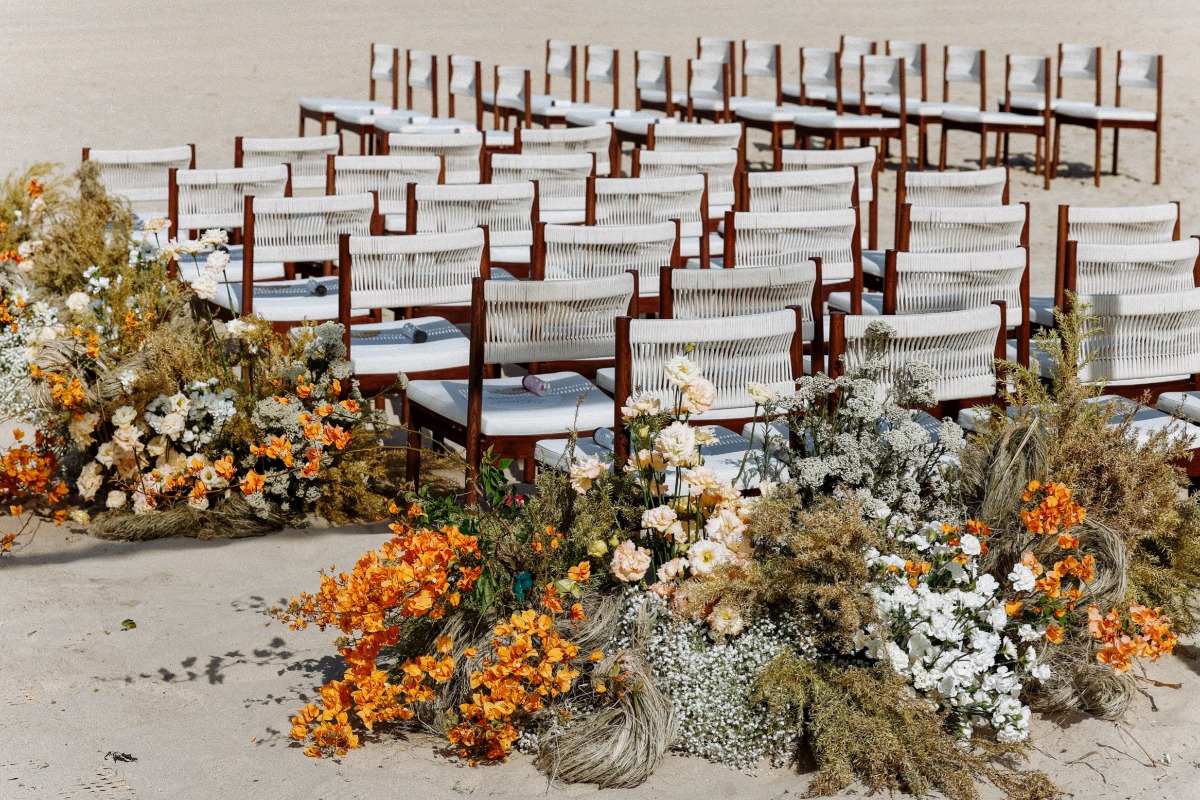 dried wedding ceremony flower arrangements
