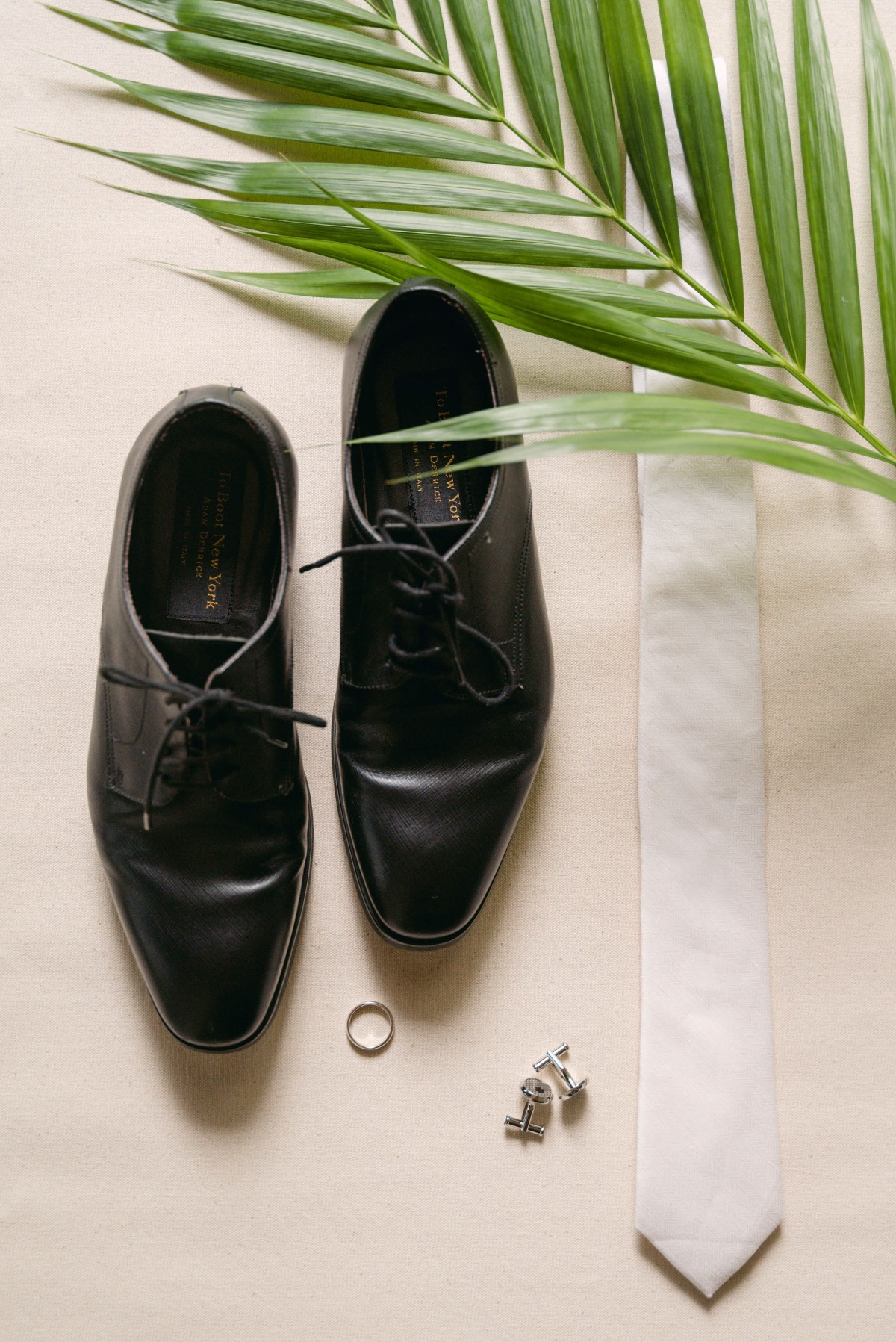 groom shoe details photo idea