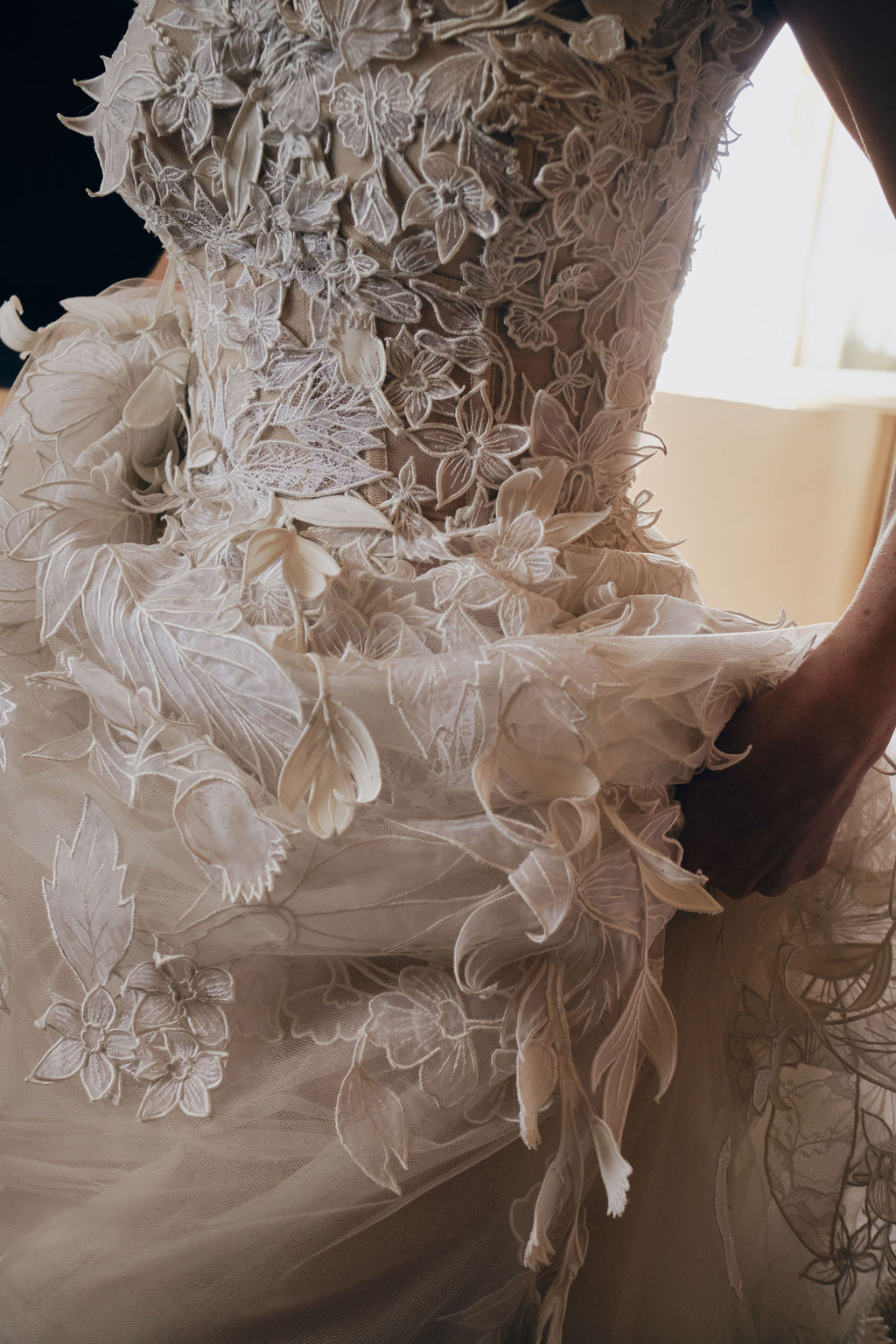 3d lace oscar de la renta wedding dress