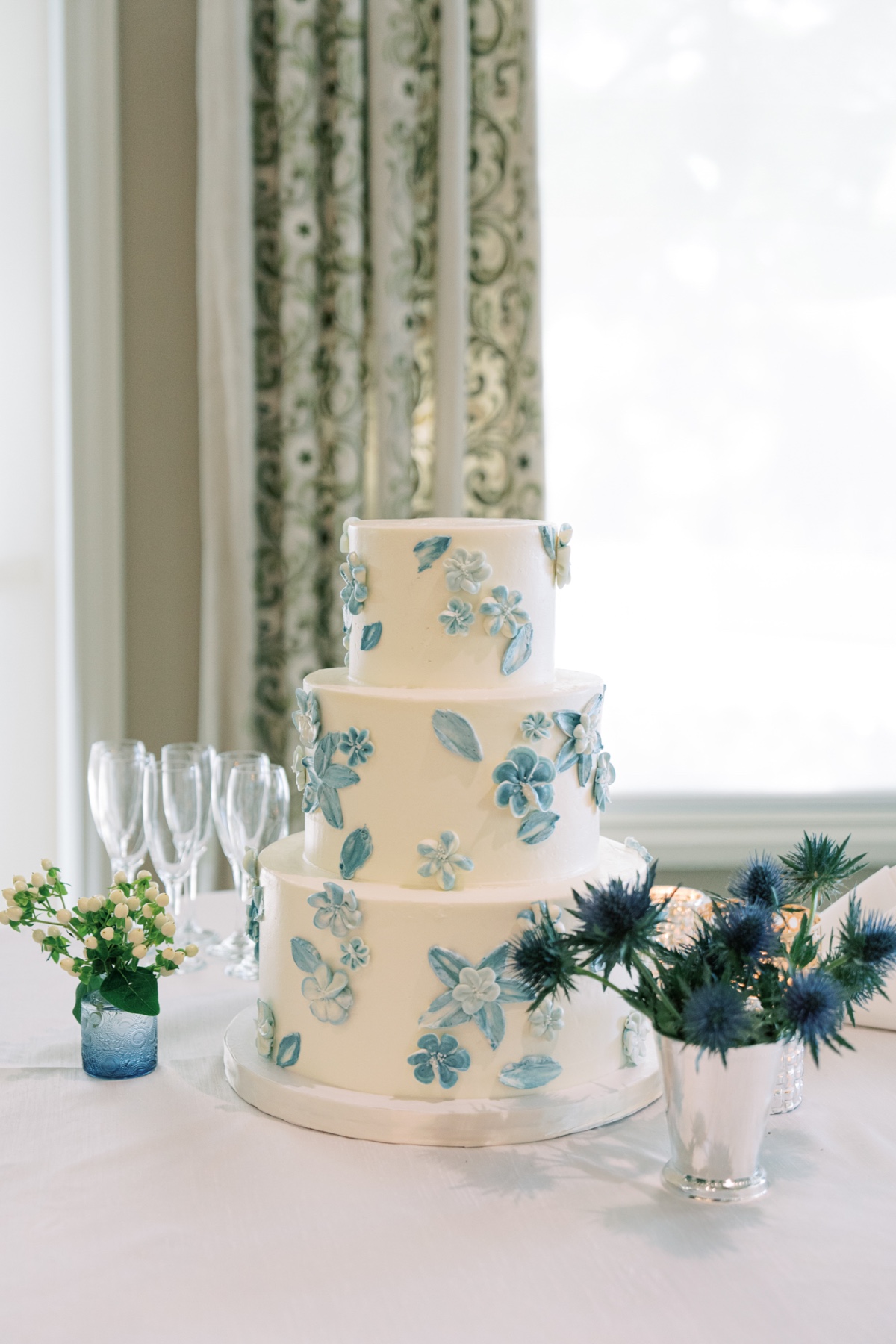 blue floral wedding cake