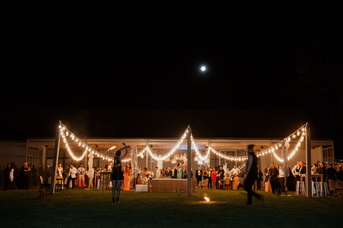 outdoor string lanterns