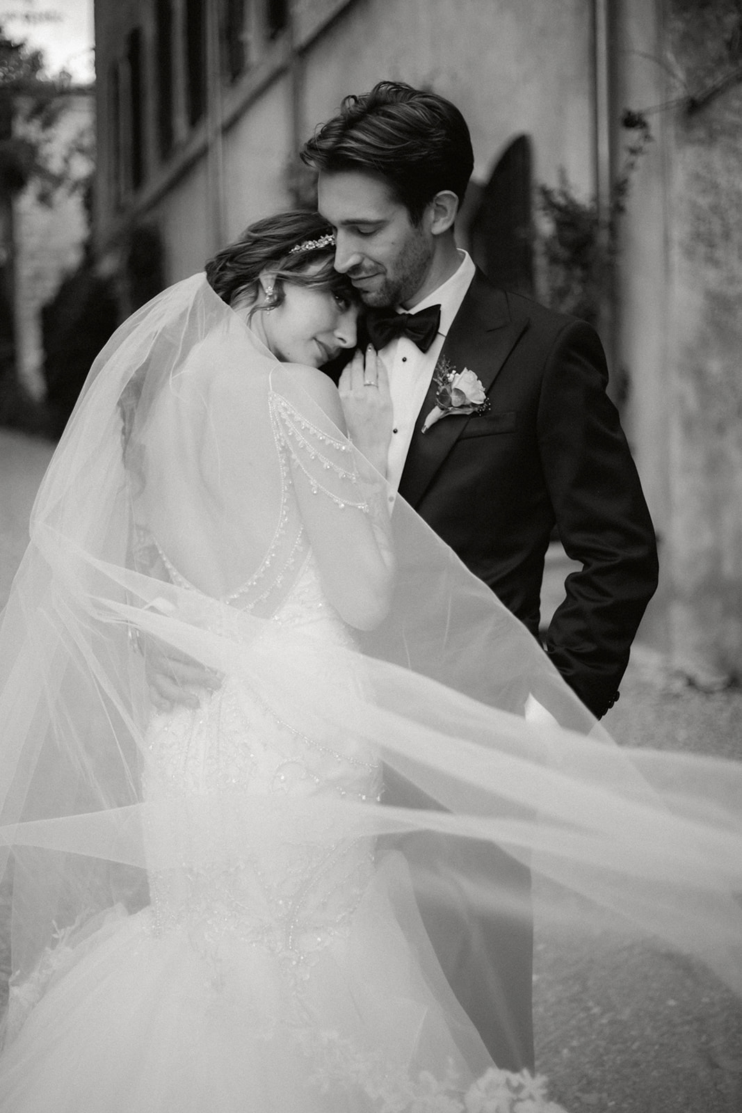 tuscan-wedding-photographer-at-borgo-stomennano-80