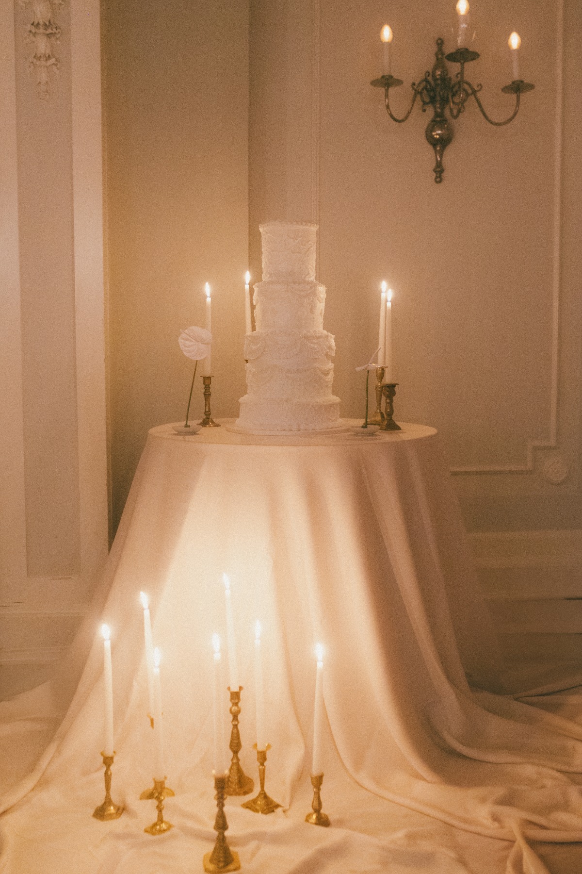 white lambeth cake