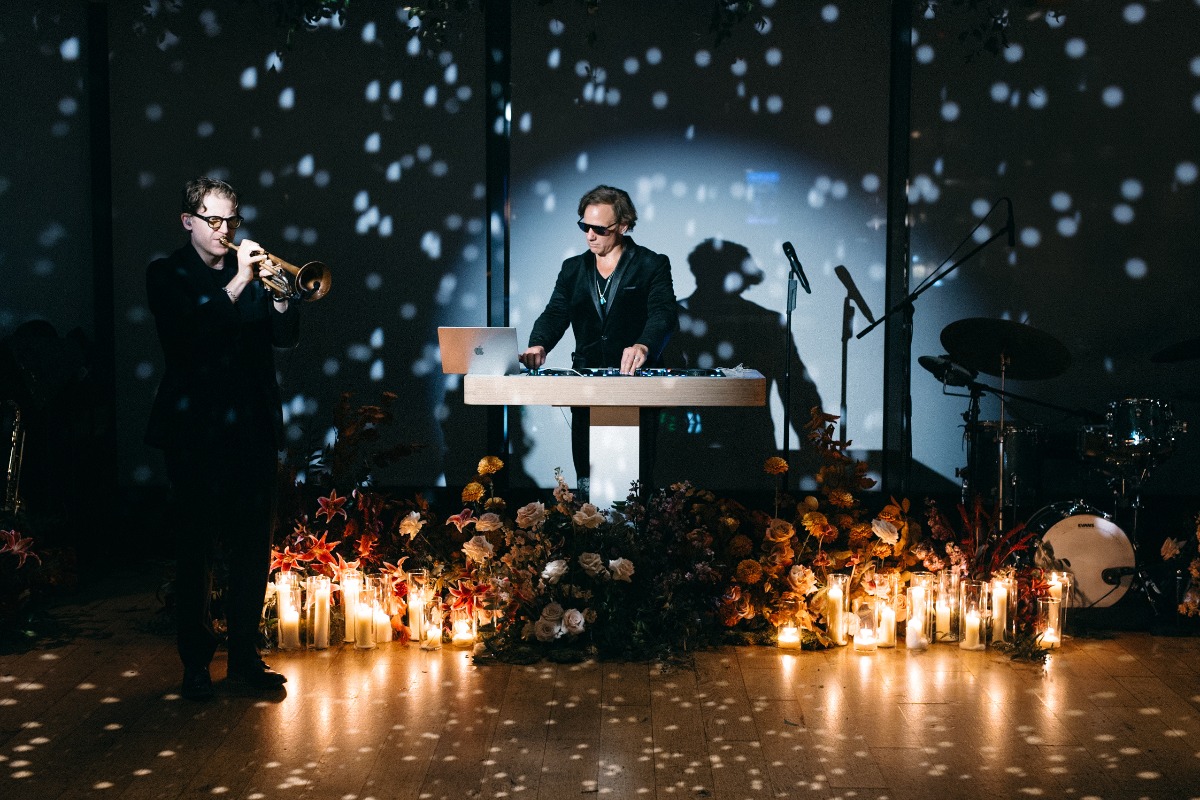 DJ stand ideas for wedding