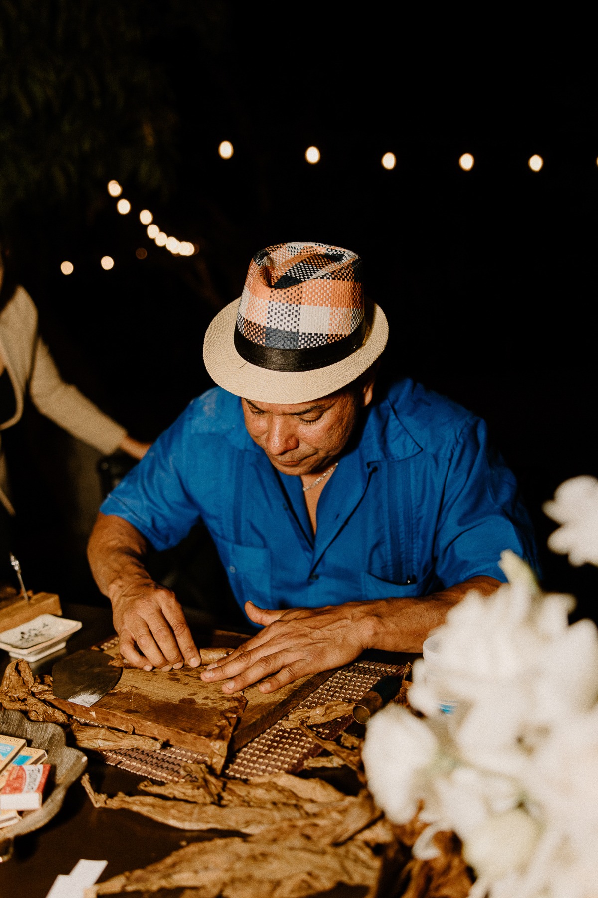 cigar roller for wedding in cabo