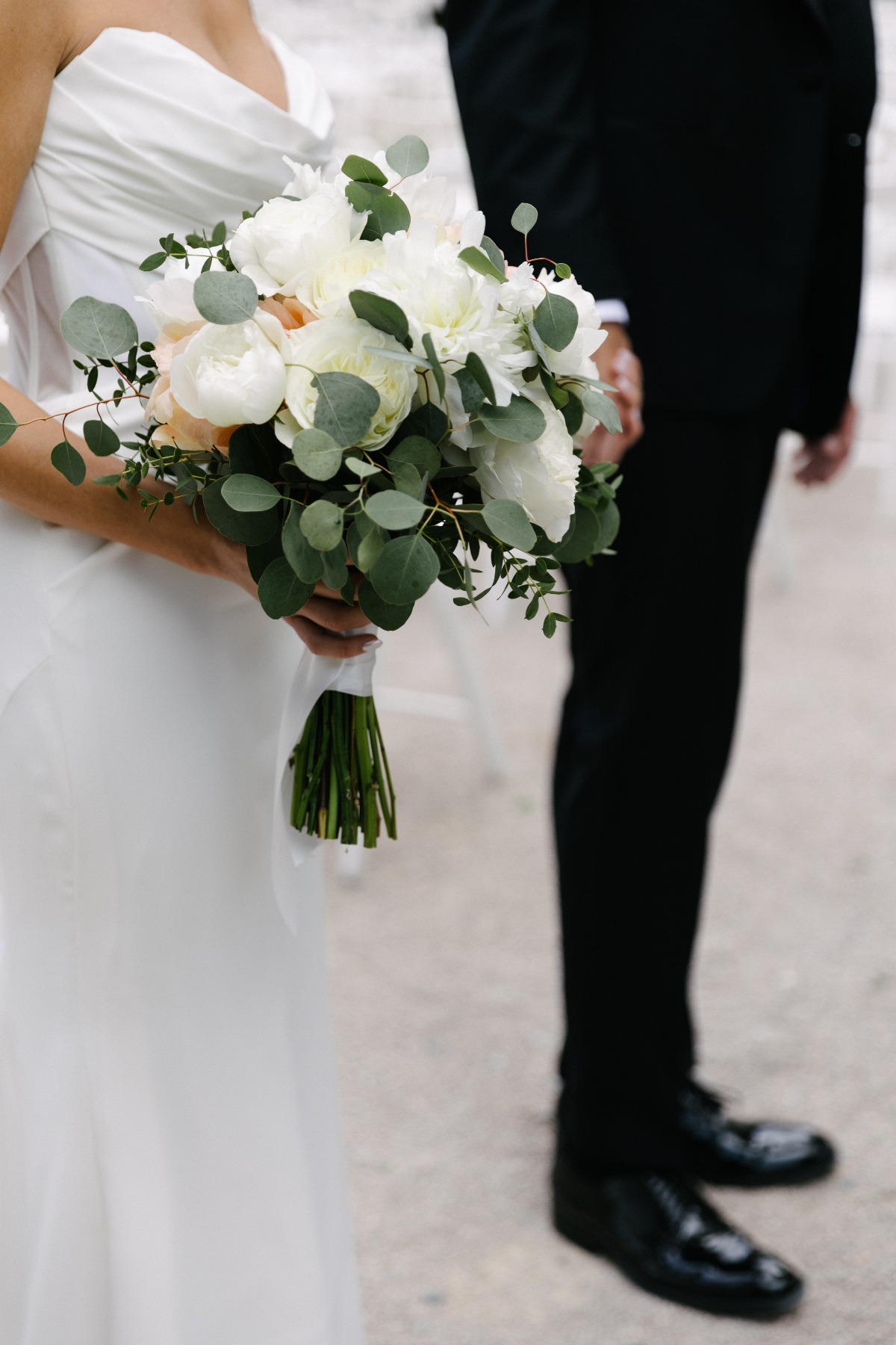 simple white bridal bouquet