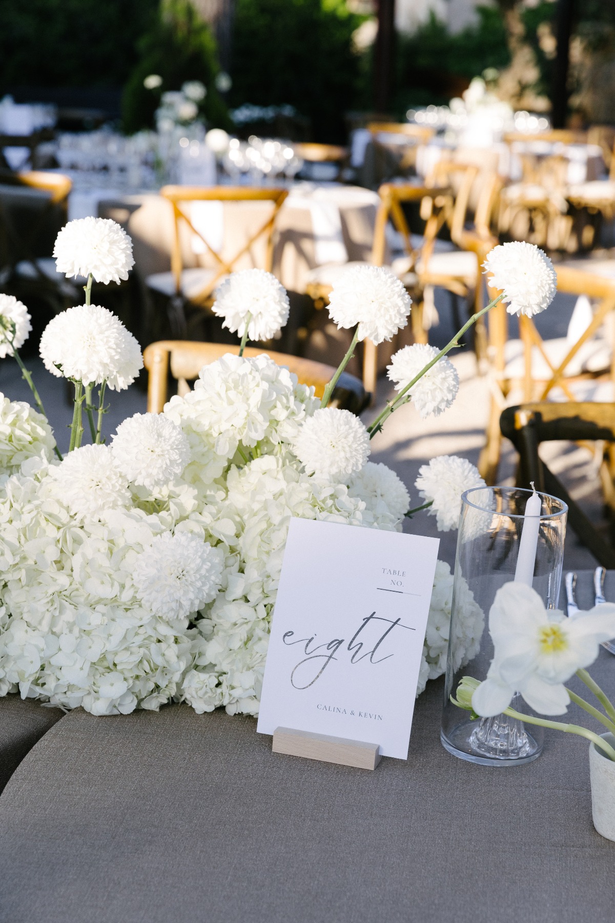modern wedding flower arrangements