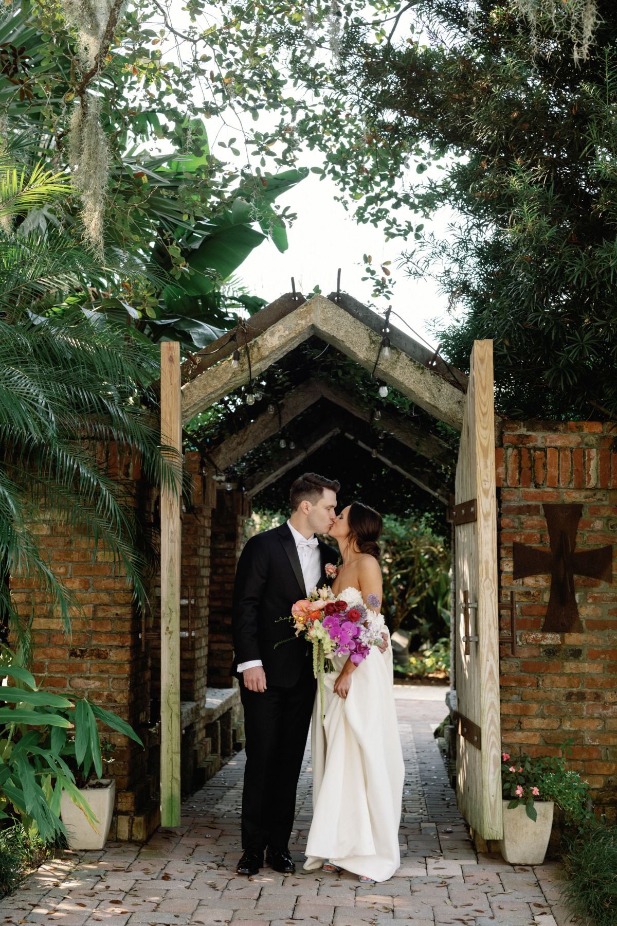 copyright-dewitt-for-love-photography-r-co-hotel-haya-hardemans-garden-tampa-wedding-photographer-430