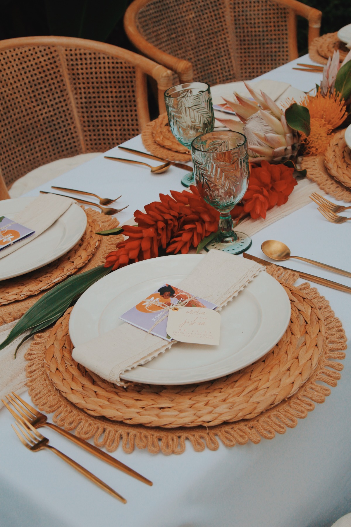 simple tropical wedding decor