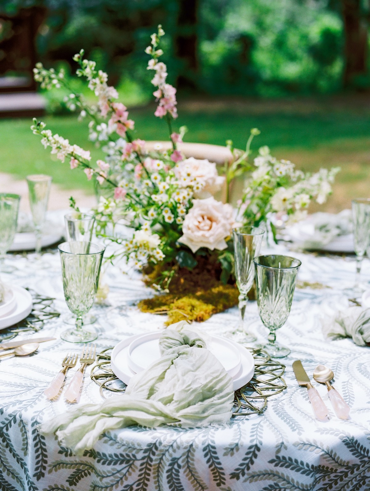 woodland wedding flower ideas