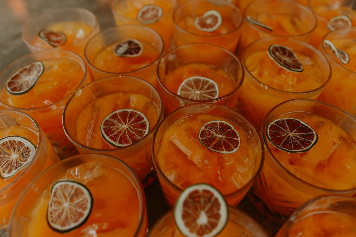 cocktail hour ideas for wedding