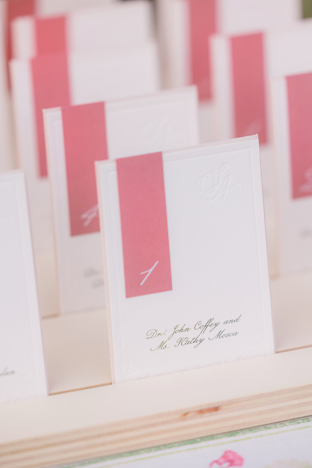 simple and chic escort card ideas for wedding