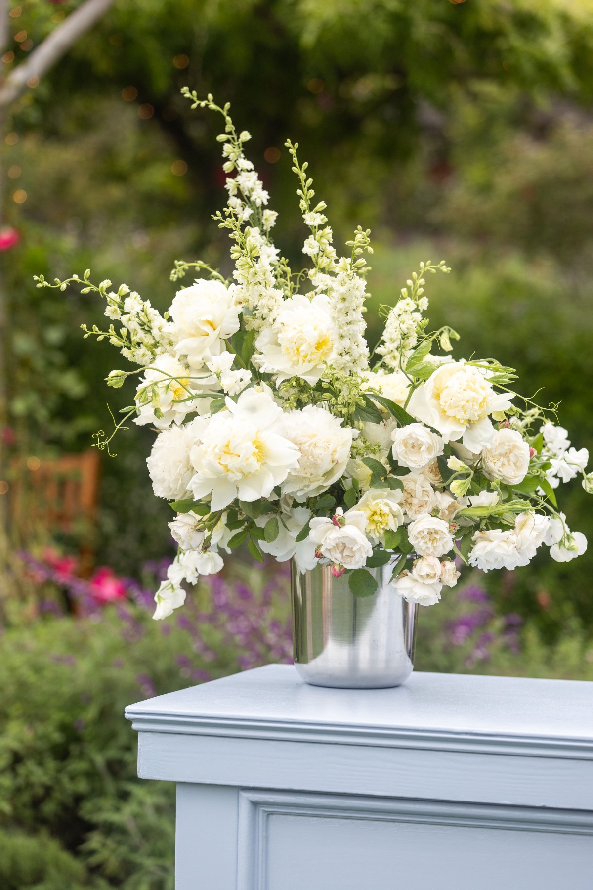 simple white wedding flowers