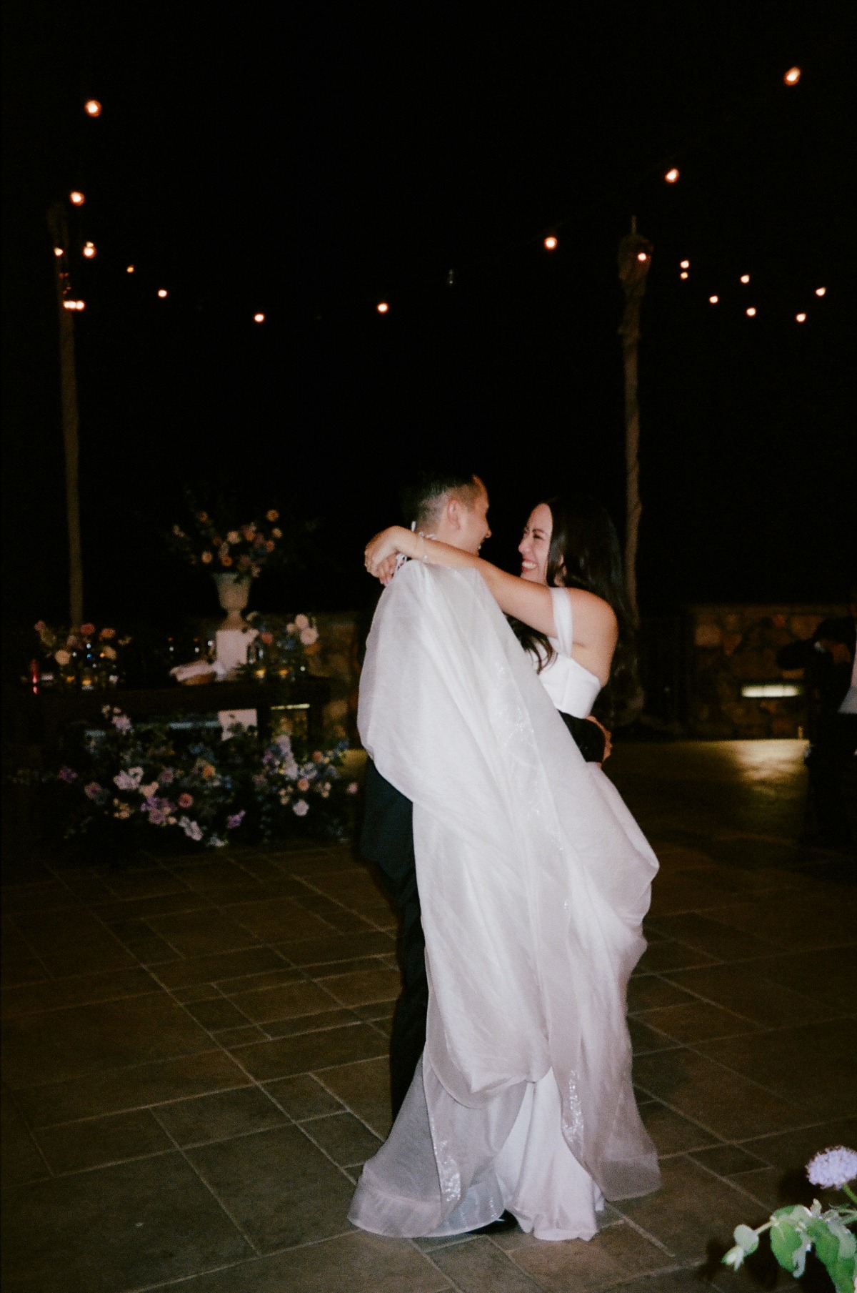 outdoor reception string lighting