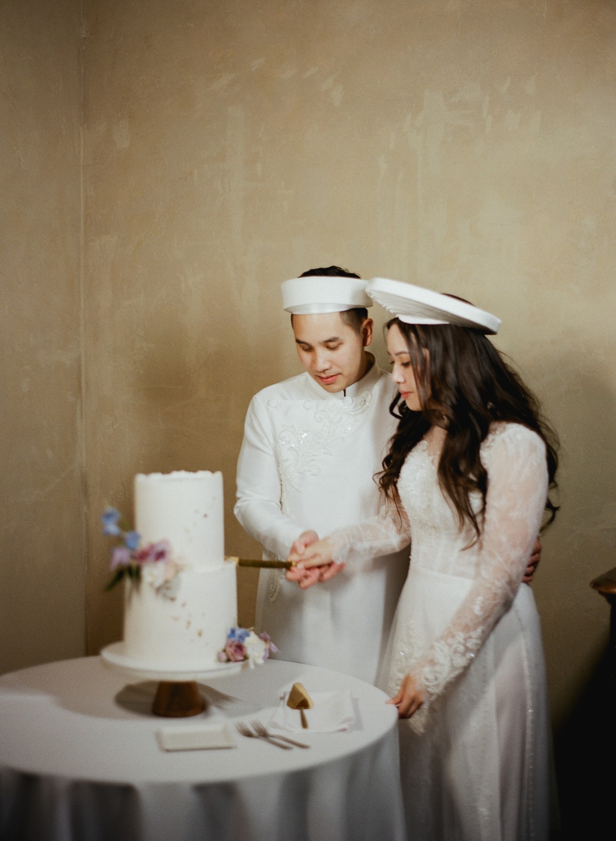 vietnamese-inspired wedding cake