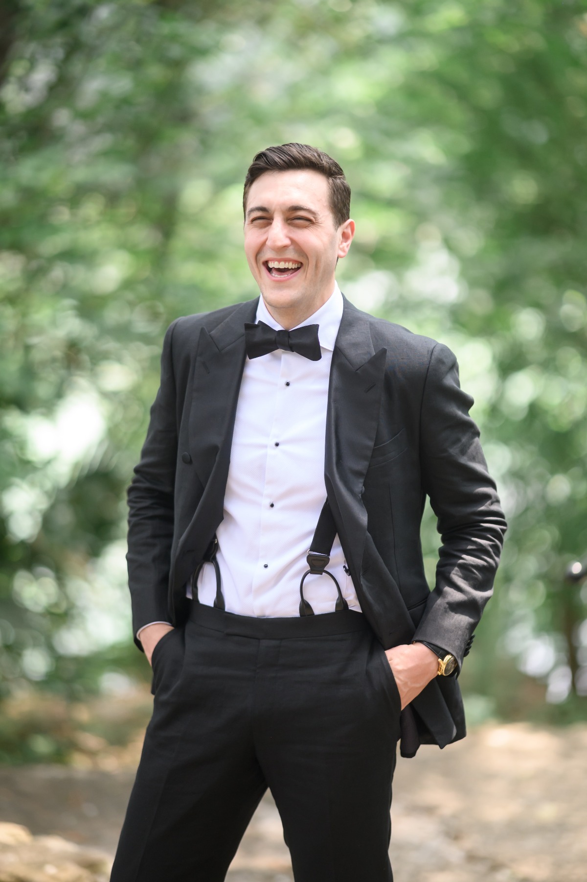 cute groom photo ideas 