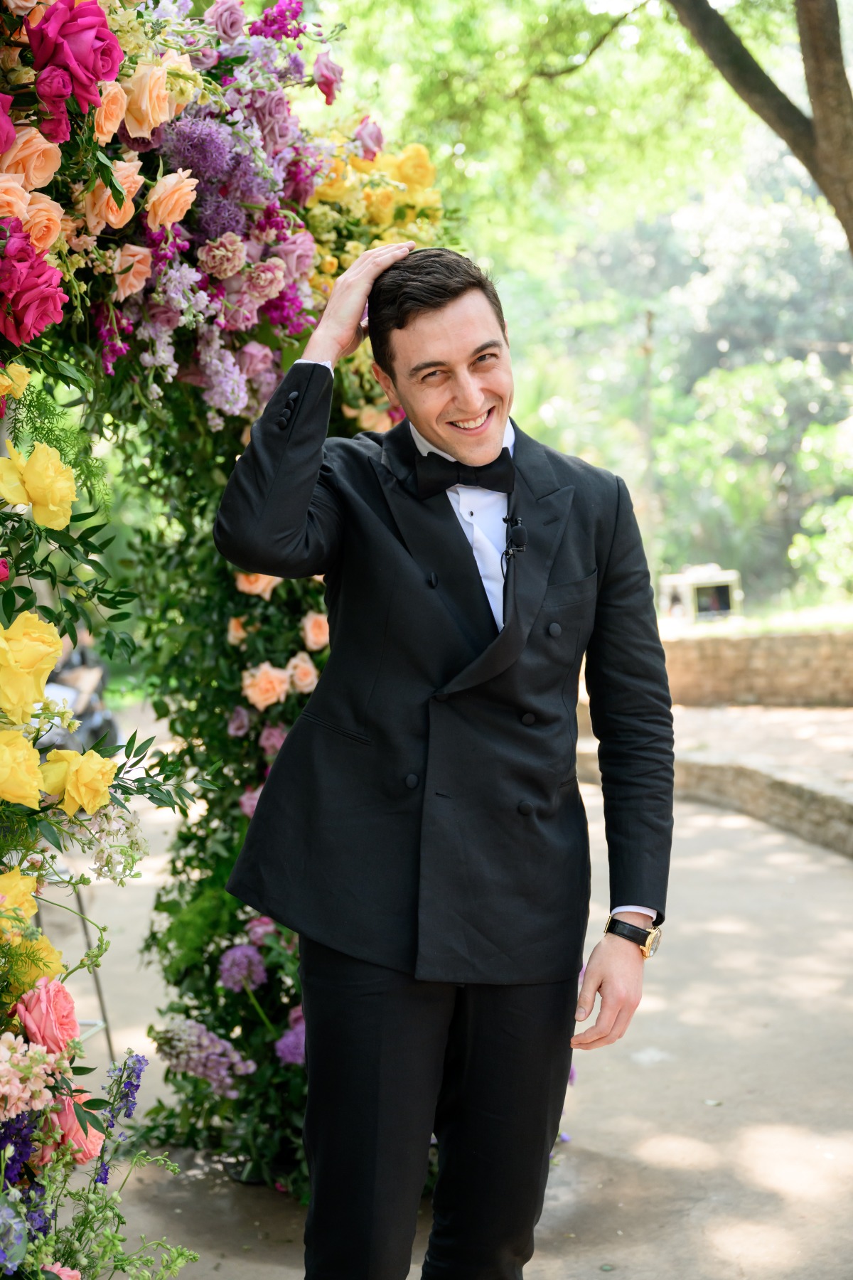 cute groom photo ideas