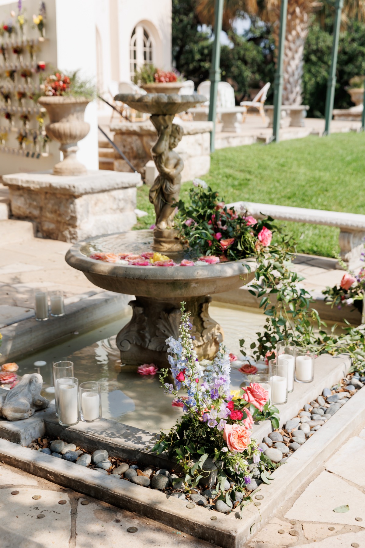 floral arrangements for fountain at garden wedding