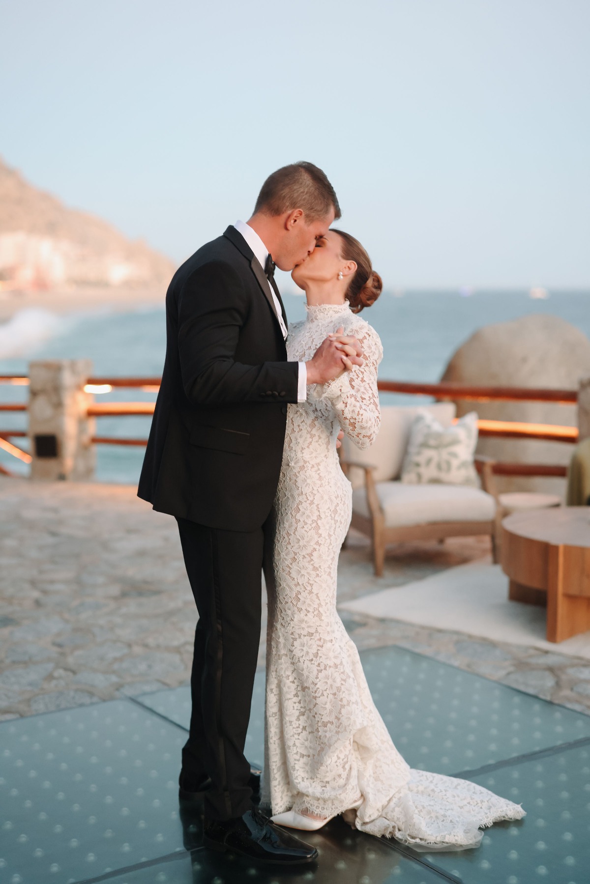 cliffside wedding venue in los cabos