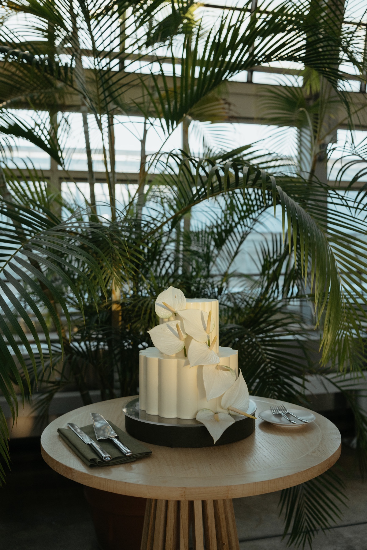 modern minimalist wedding cake ideas