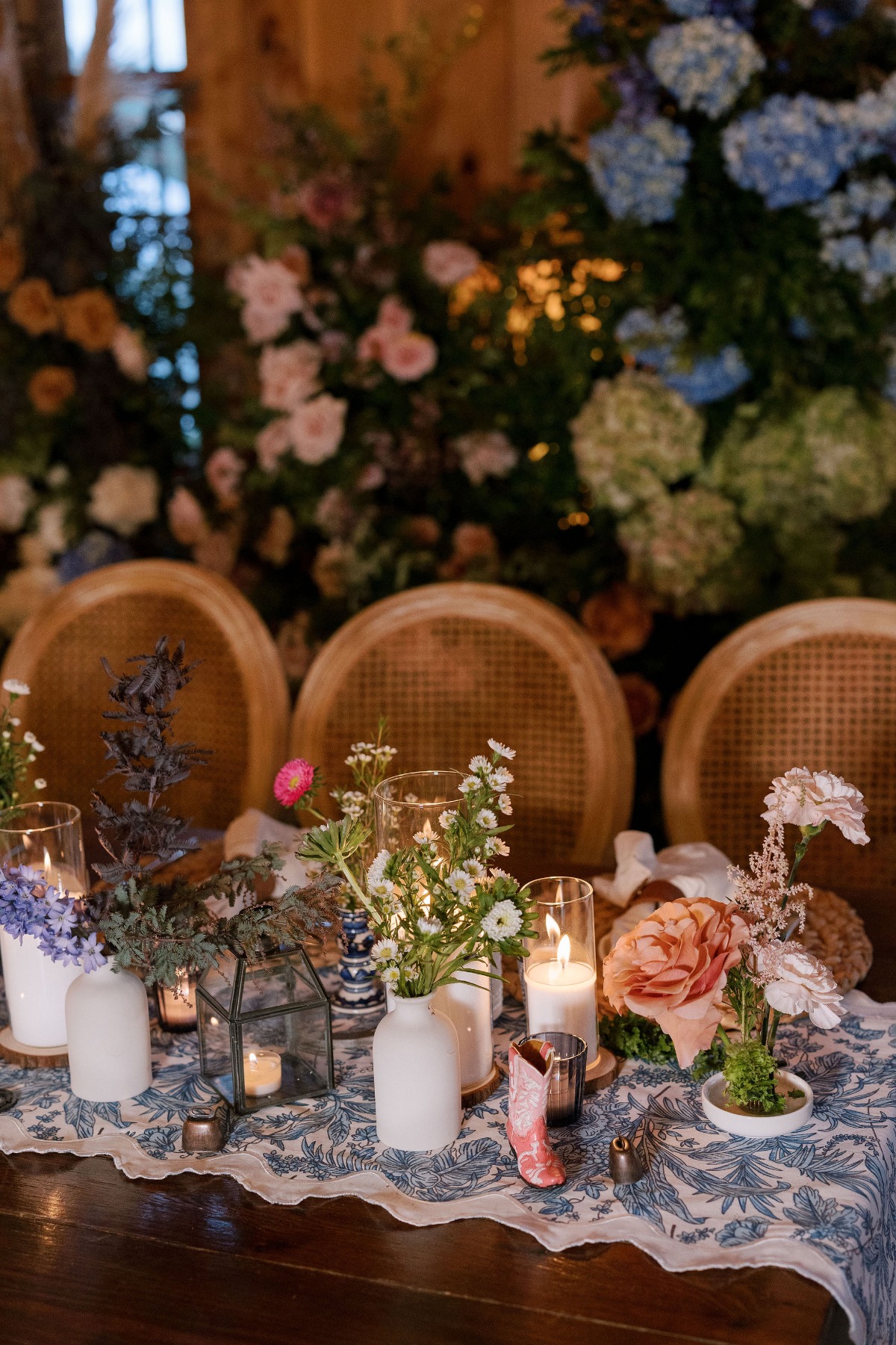 pastel barn wedding ideas