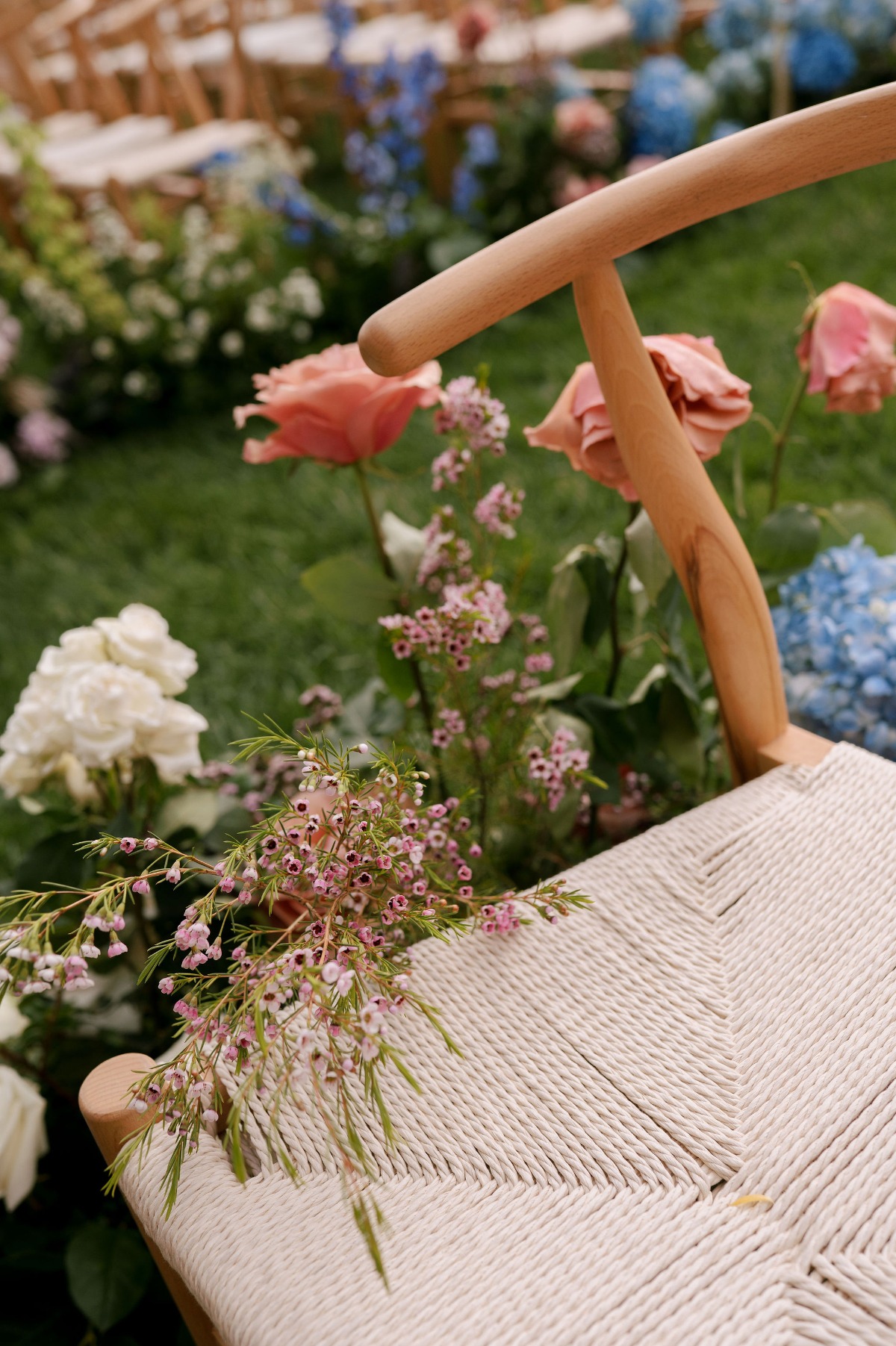 aisle arrangements for wedding