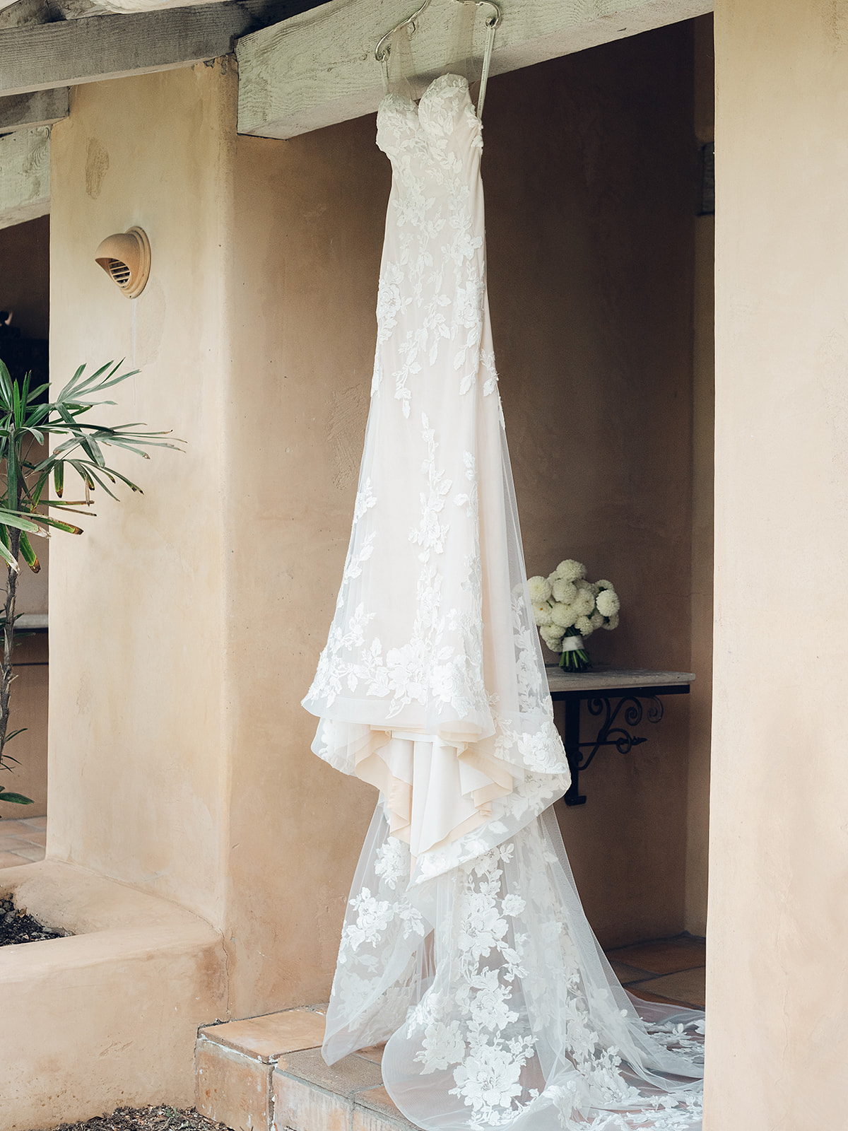 lace mermaid gown for wedding