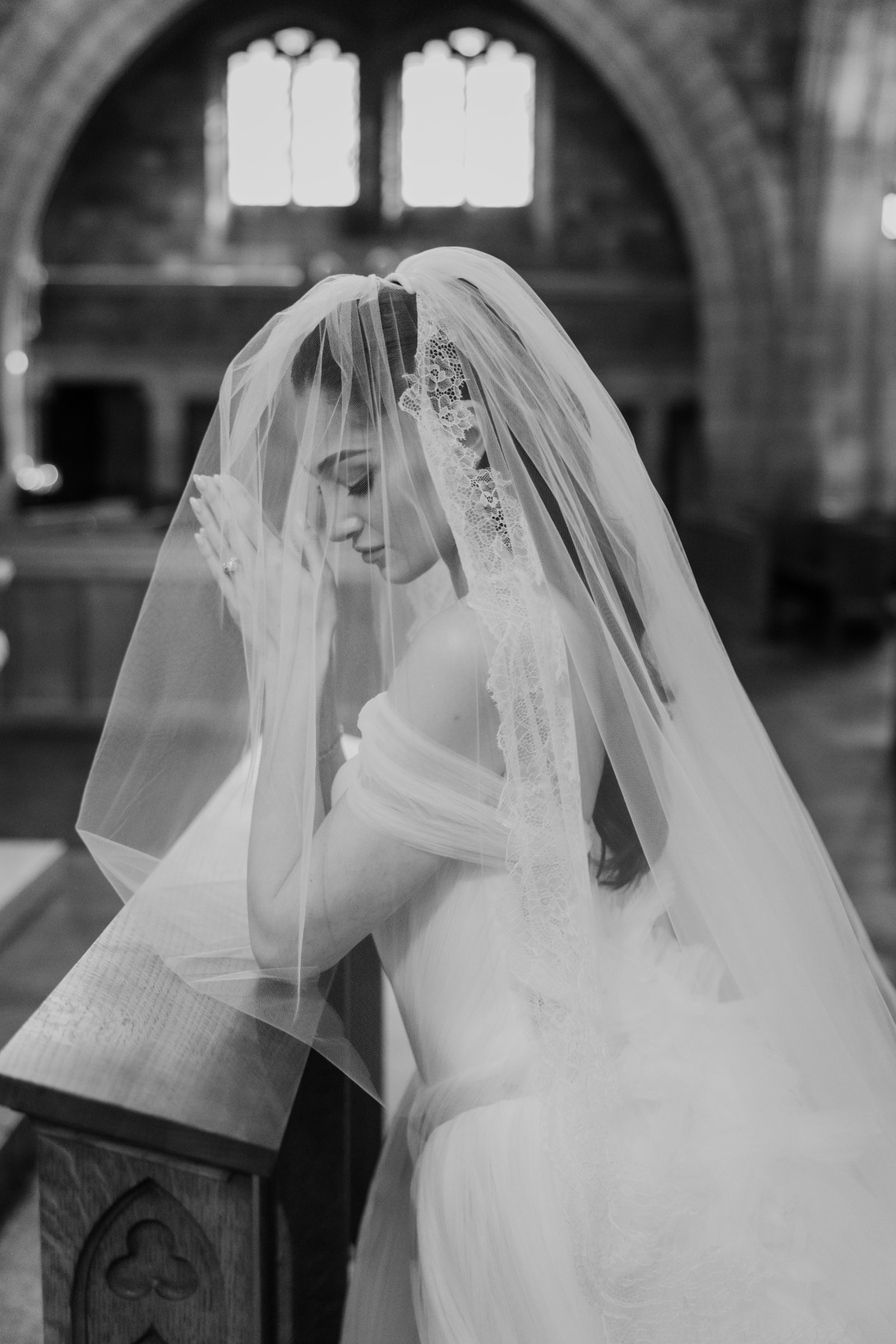 lace trimmed veil with blusher