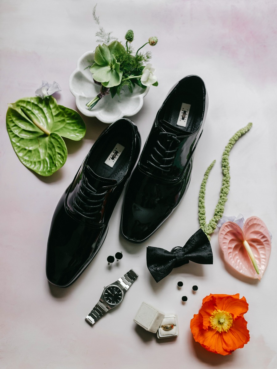 groom shoe details
