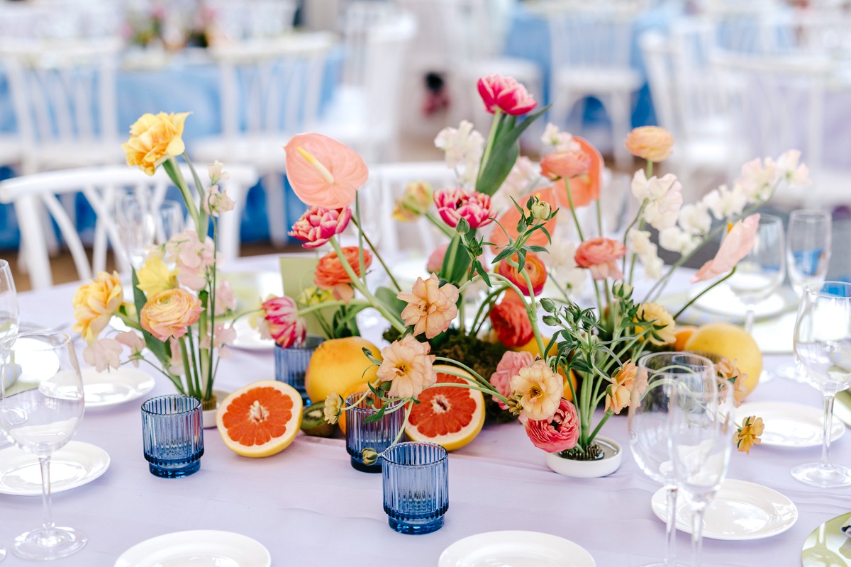 citrus wedding flower ideas