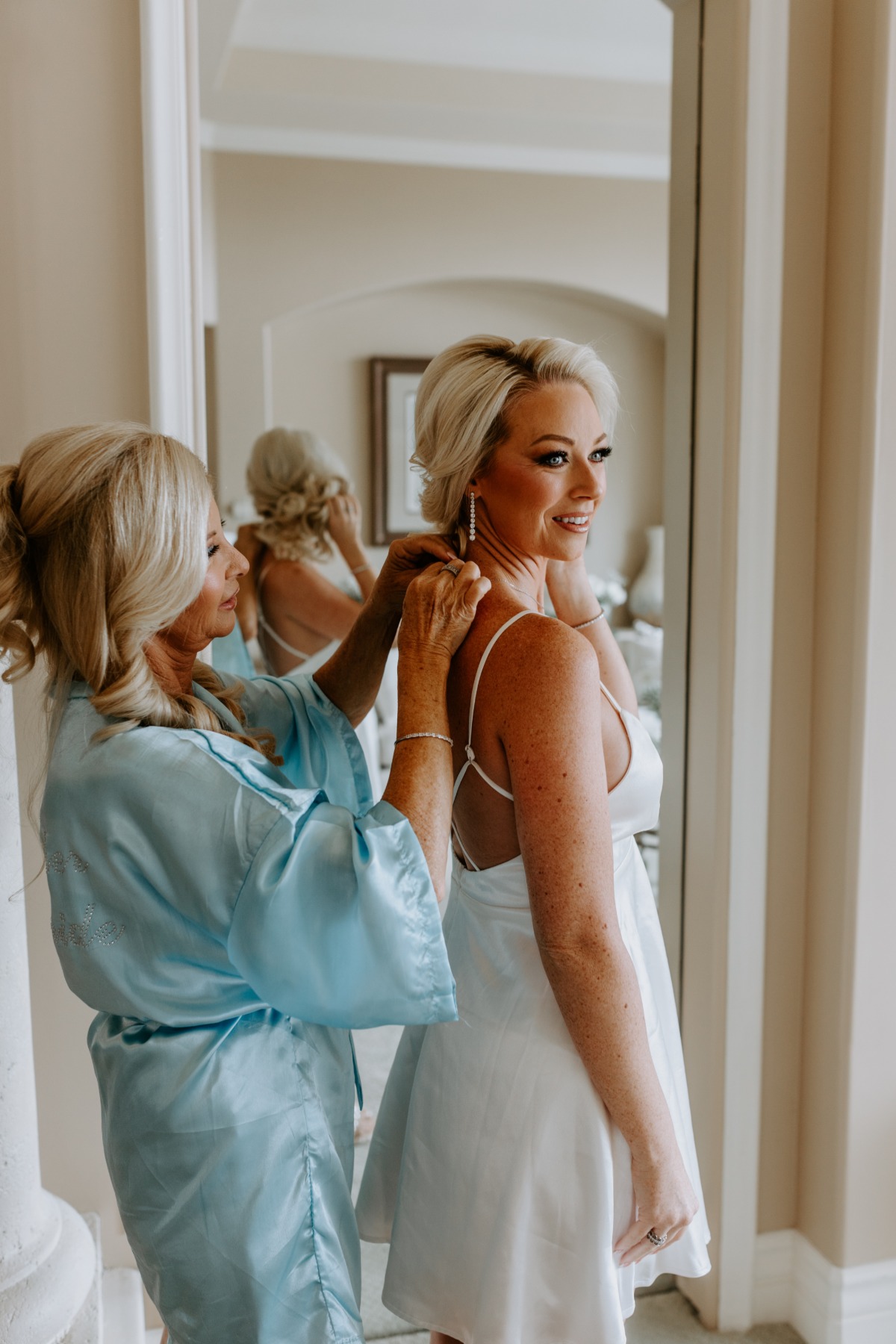 getting ready for wedding photo ideas
