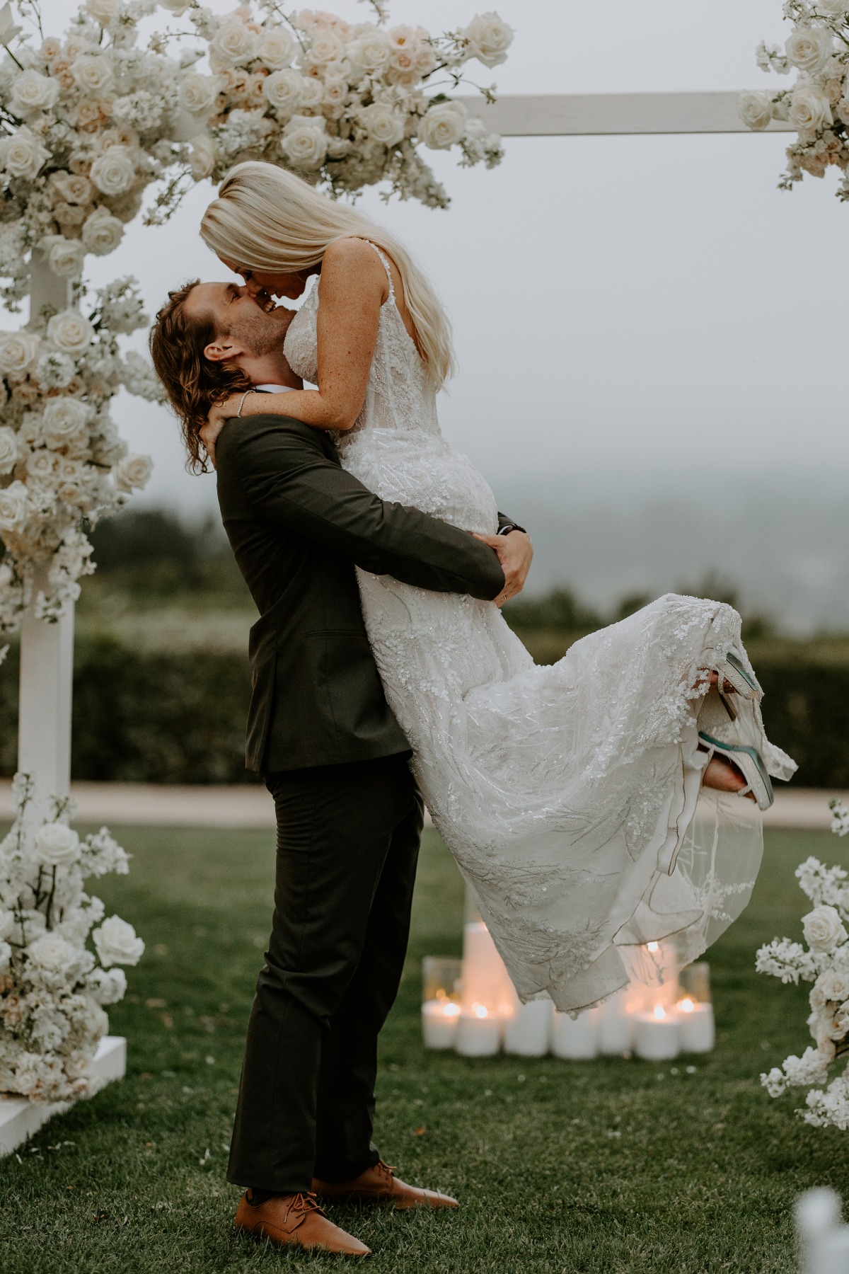 bride and groom kiss photo idea