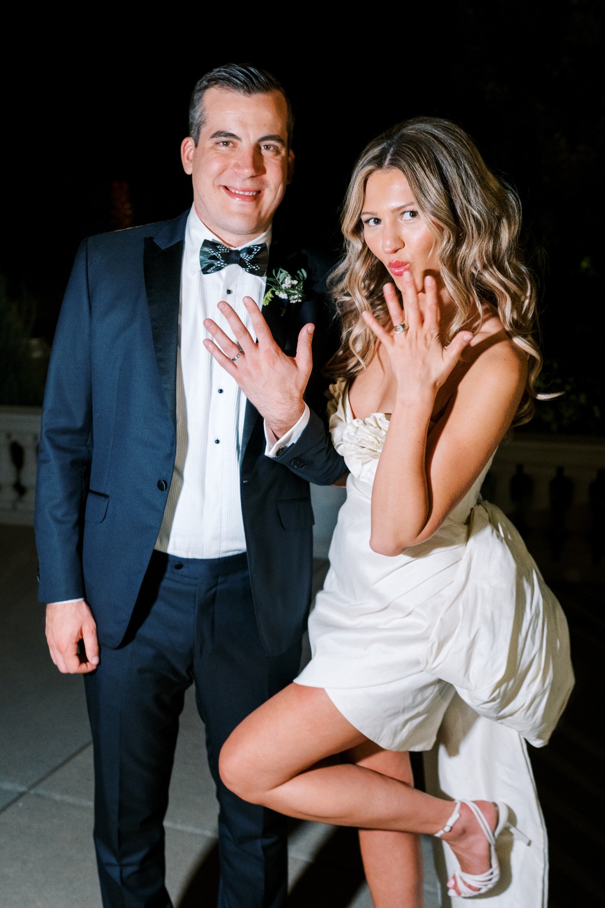 cute wedding photo idea galia lahav