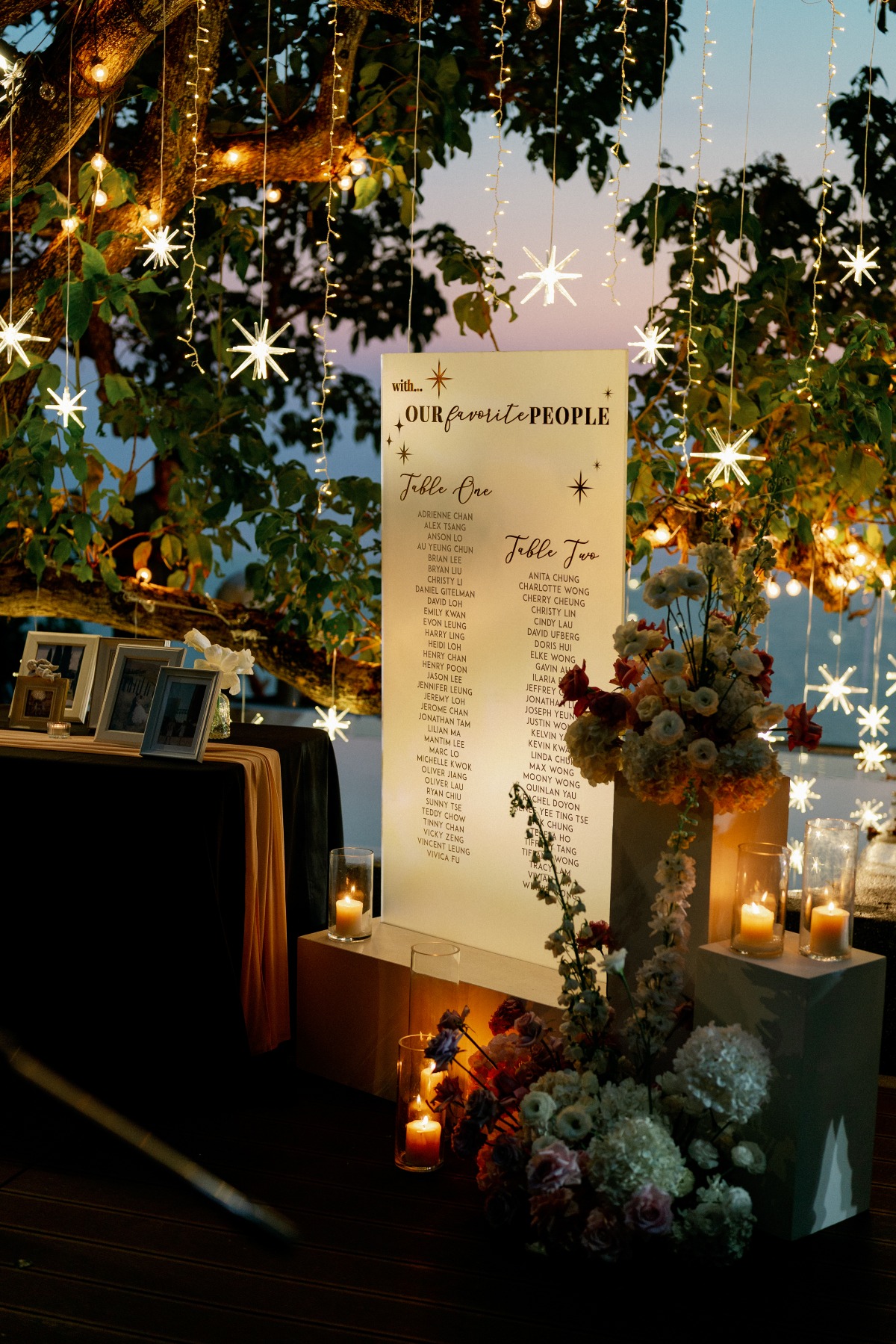 modern seating chart with star string lights