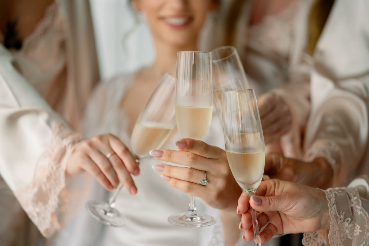 getting ready for wedding photo ideas