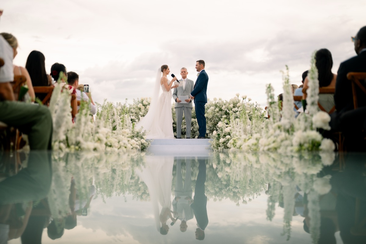 phuket-romance-julia-jon-19apr2025-sri-panwa-madiowphotography-19