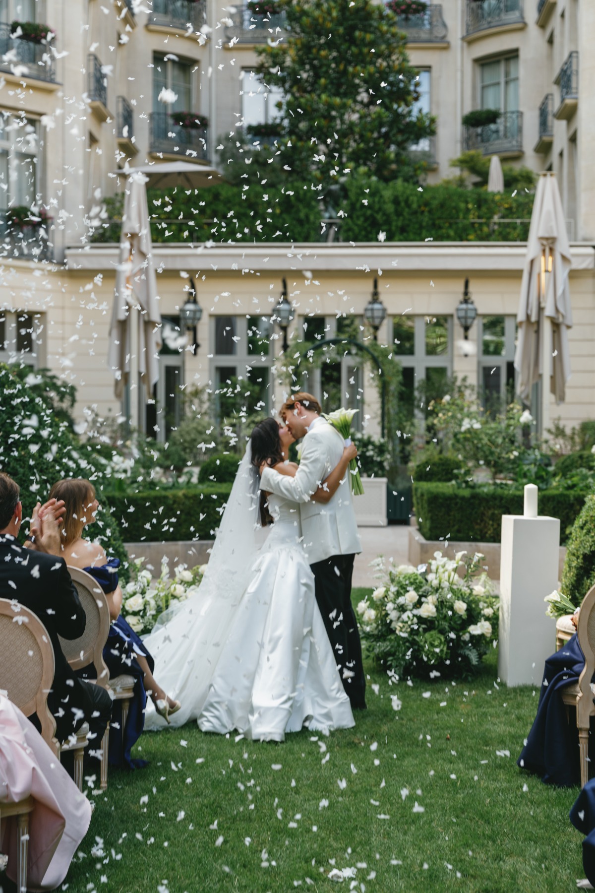 wedding in paris courtyard