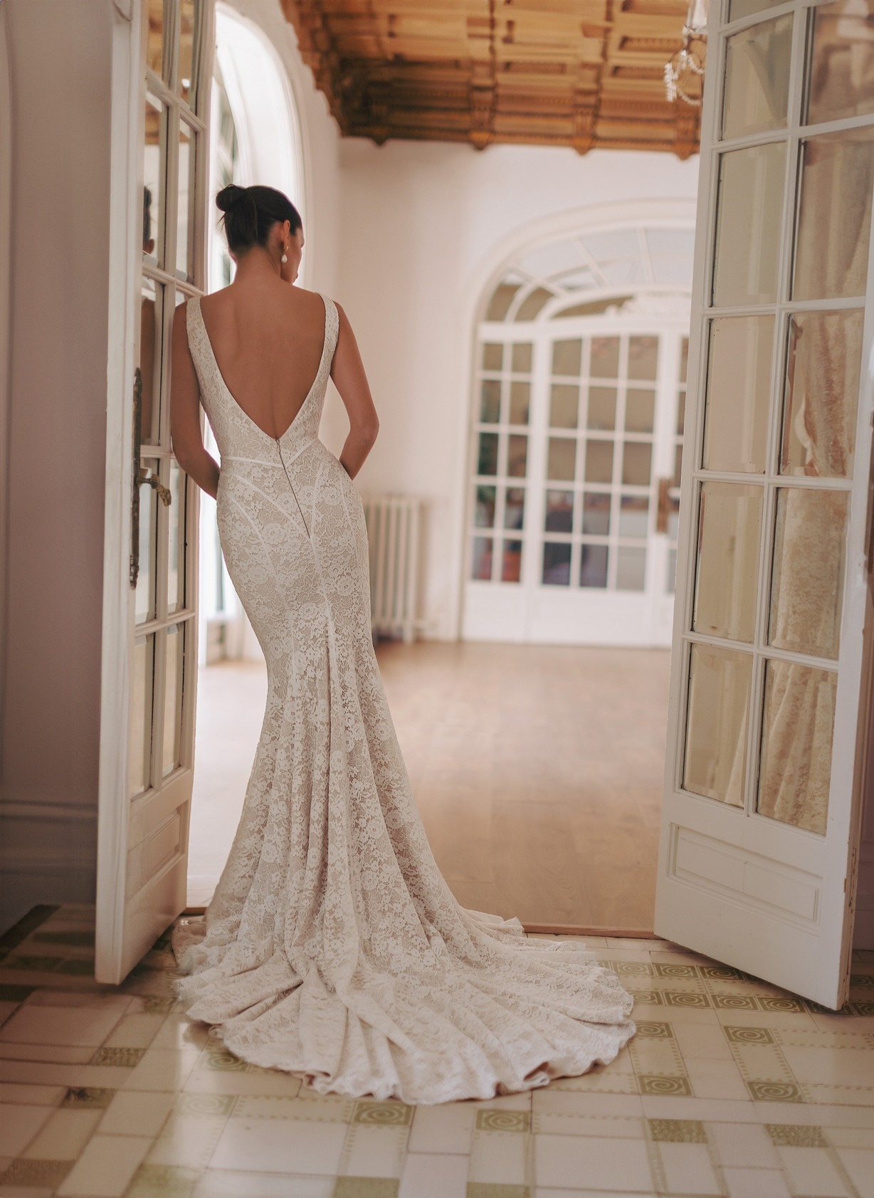 what type of bra to wear with low back nood