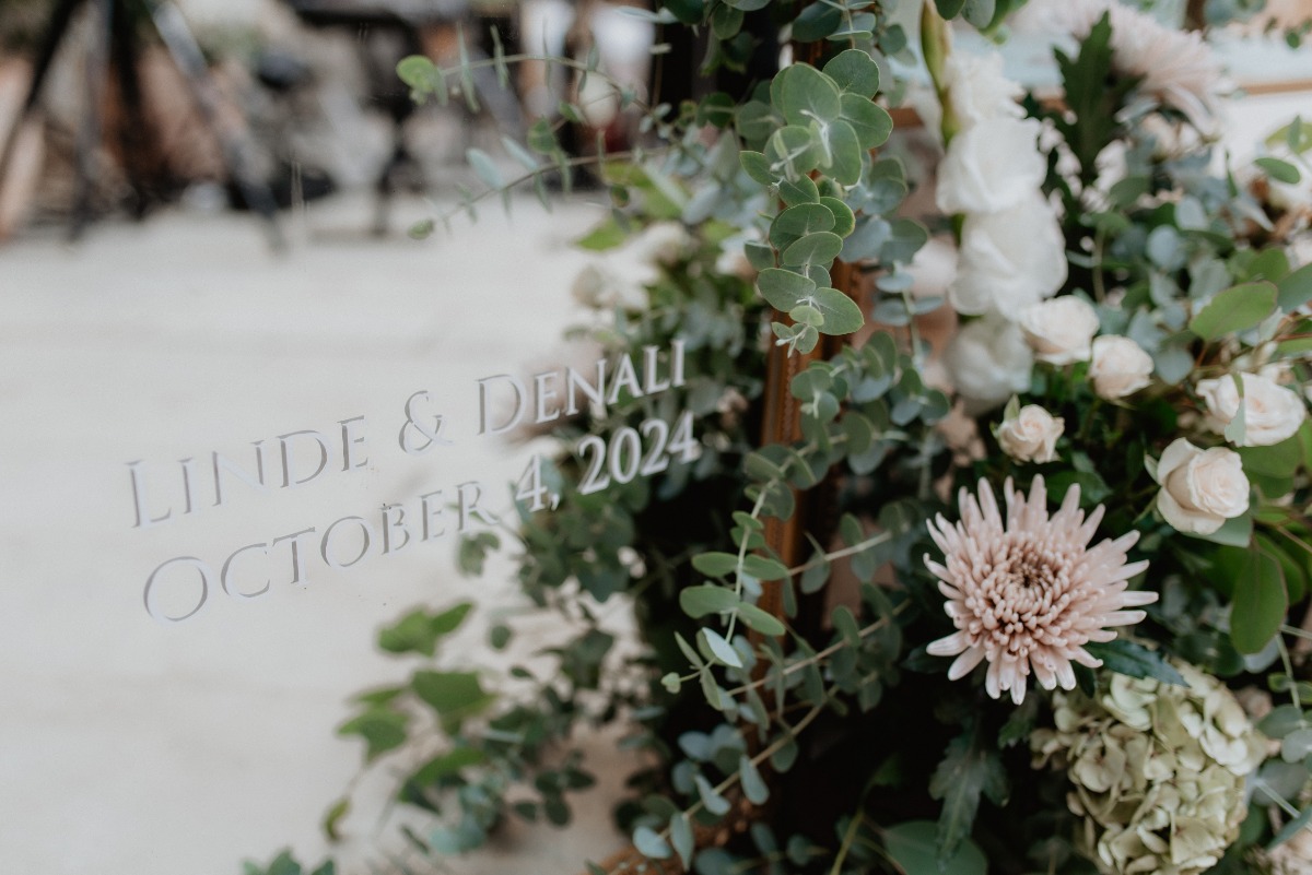 mirrored wedding sign ideas