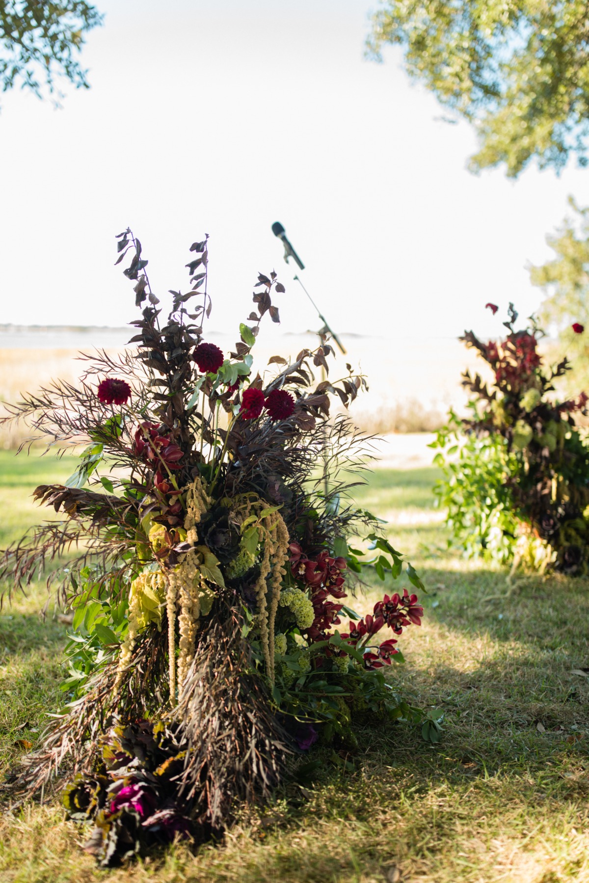 fall wedding ceremony flower ideas