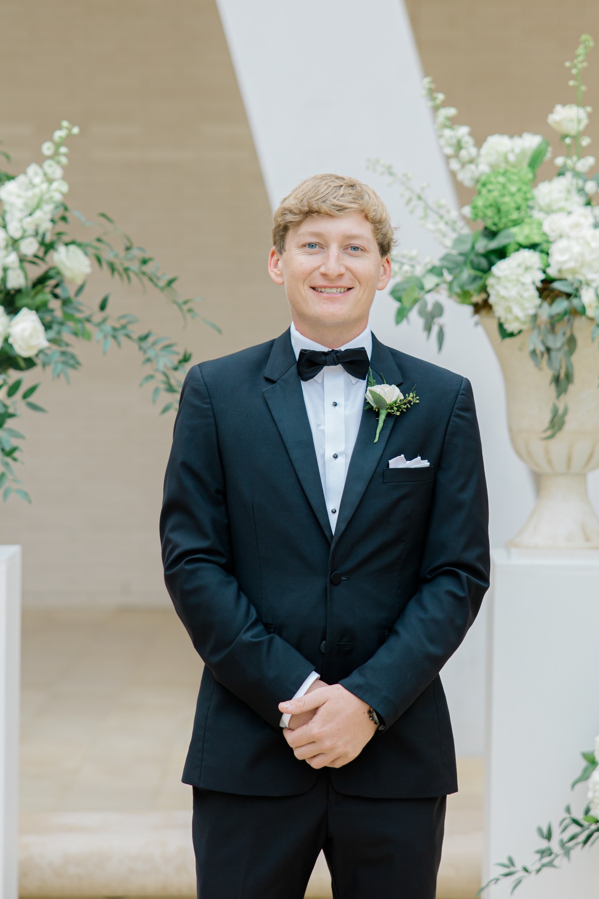 groom photo idea for wedding ceremony