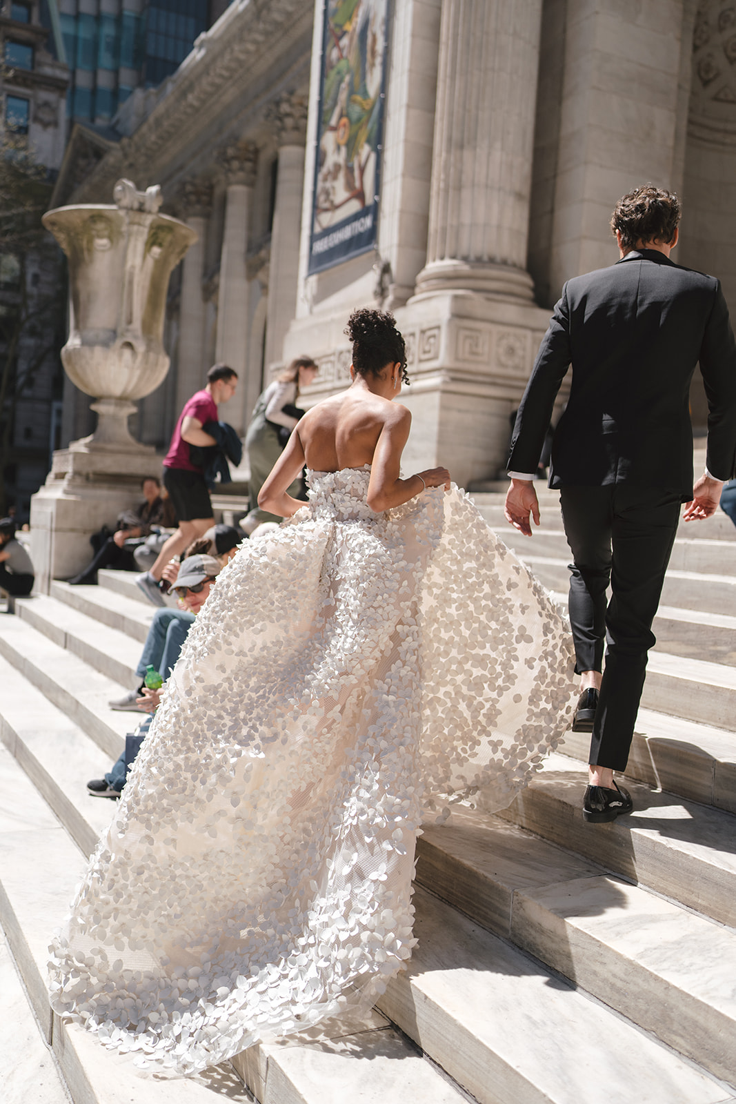 dramatic oscar de la renta ball gown