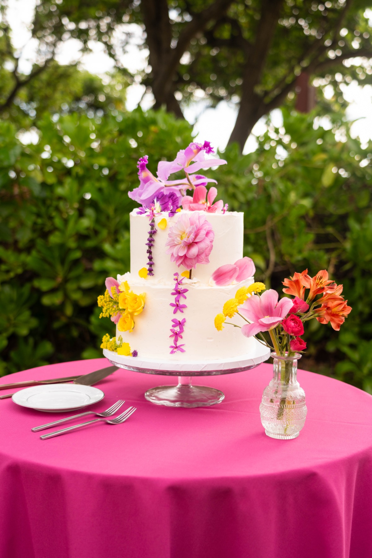 modern wedding cake with fresh florals