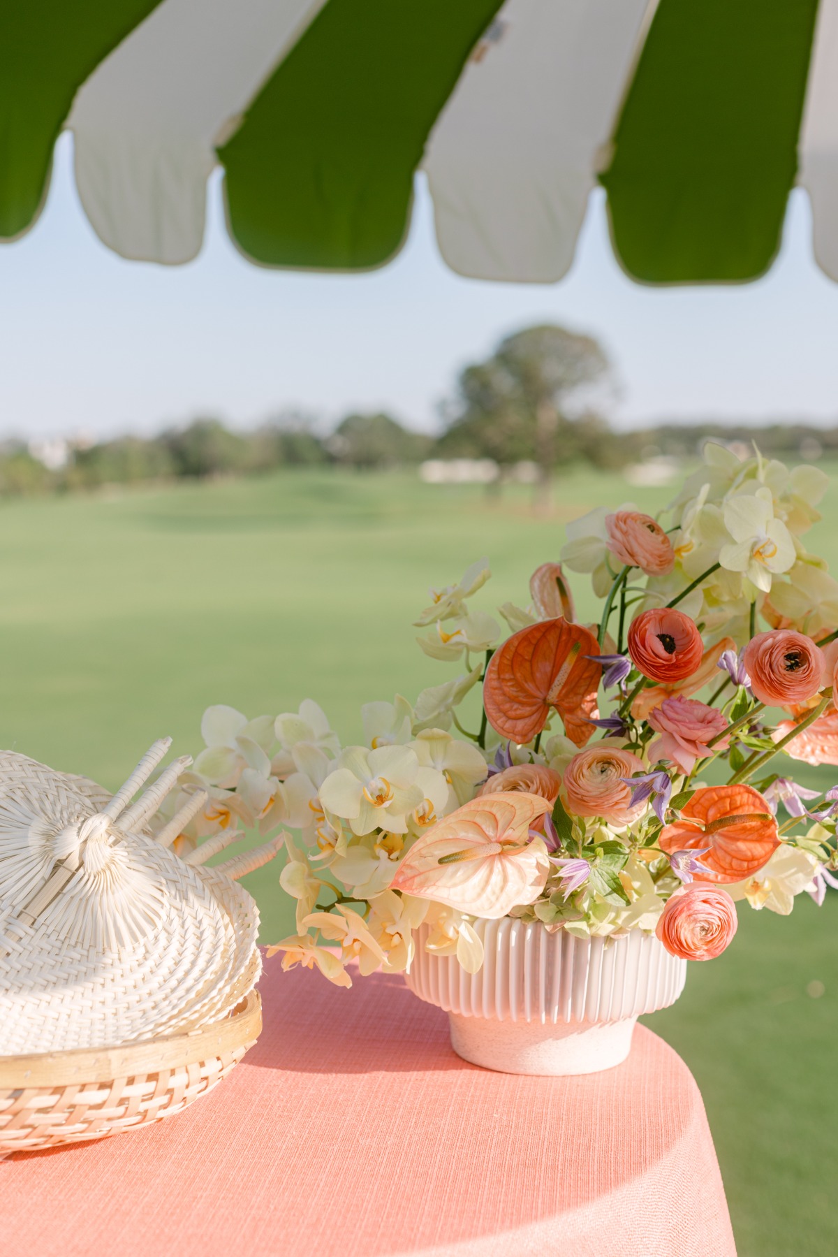 fan favors for outdoor wedding