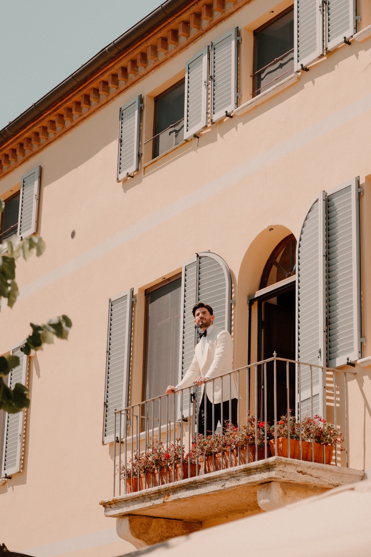 groom portrait ideas