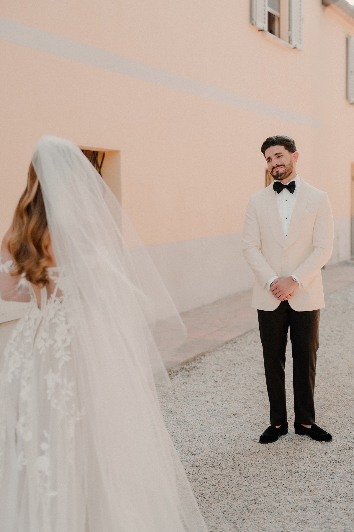 cute first look photo ideas